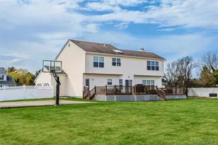 38 Sweetgum Ln, Miller Place, NY 11764 - Photo 3