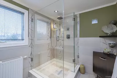 1053 Lydia Drive, Franklin Square, NY 11010 - Photo 21