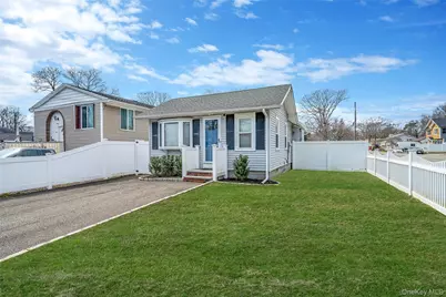 56 Bay Avenue, Ronkonkoma, NY 11779 - Photo 3