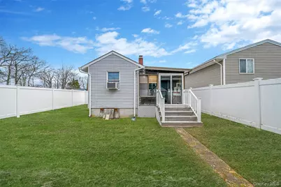 56 Bay Avenue, Ronkonkoma, NY 11779 - Photo 27