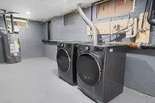 232 30th St, Lindenhurst, NY 11757 - Photo 31