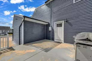 232 30th St, Lindenhurst, NY 11757 - Photo 33