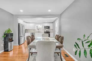 232 30th St, Lindenhurst, NY 11757 - Photo 21