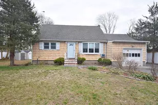 3 Windus Dr, Shirley, NY 11967 - Photo 3