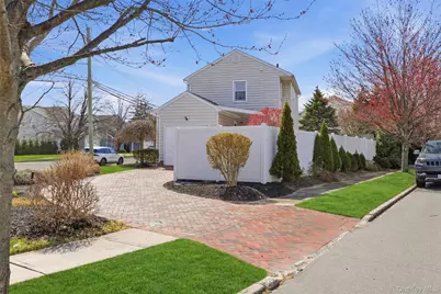 2450 Yorktown St, Oceanside, NY 11572 - Photo 27