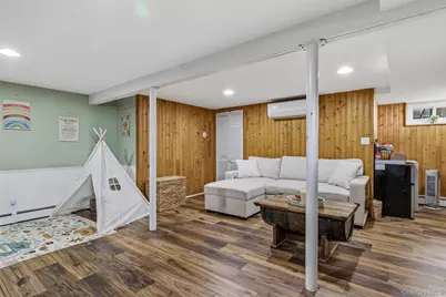 2450 Yorktown St, Oceanside, NY 11572 - Photo 17