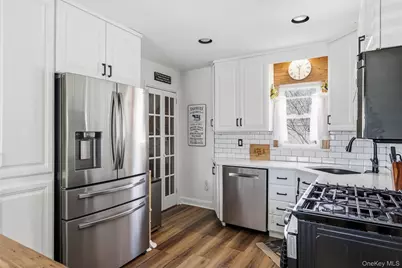 2450 Yorktown St, Oceanside, NY 11572 - Photo 19