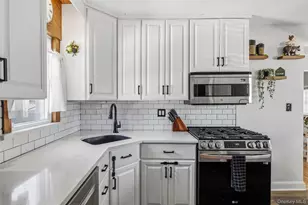 2450 Yorktown St, Oceanside, NY 11572 - Photo 13