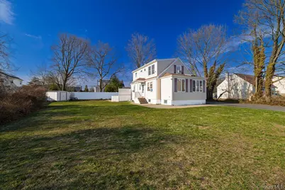 1558 9th Street #Upper, West Babylon, NY 11704 - Photo 5