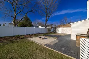 1558 9th St, West Babylon, NY 11704 - Photo 3