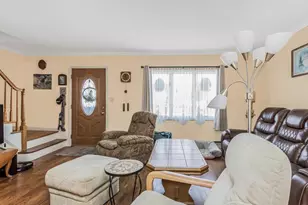159 Montgomery Ave, Oceanside, NY 11572 - Photo 5