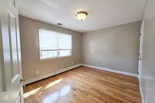 34 Arch Ln, Hicksville, NY 11801 - Photo 11