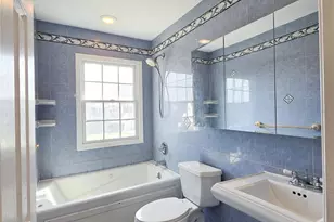 34 Arch Ln, Hicksville, NY 11801 - Photo 9