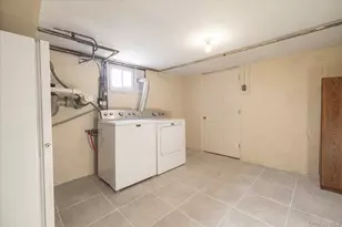 1558 9th St, West Babylon, NY 11704 - Photo 17