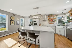 39 Memorial Blvd, East Moriches, NY 11940 - Photo 5