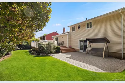 23 Coronet Lane, Plainview, NY 11803 - Photo 21