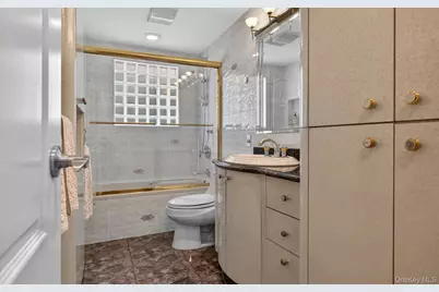 23 Coronet Lane, Plainview, NY 11803 - Photo 17