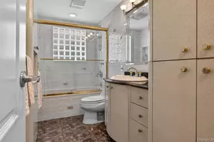 23 Coronet Ln, Plainview, NY 11803 - Photo 17