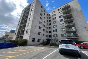 666 Pelham Rd, New Rochelle, NY 10805 - Photo 25