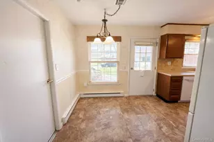 9 Guilford Ct, Ridge, NY 11961 - Photo 7