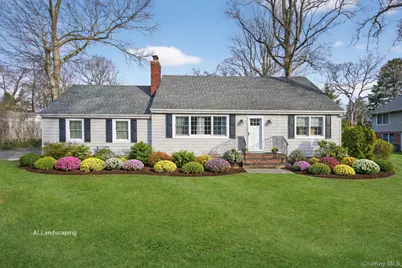 31 Fairfields Lane, Huntington Station, NY 11746 - Photo 1