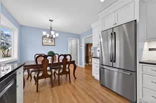 31 Fairfields Ln, Huntington Station, NY 11746 - Photo 7