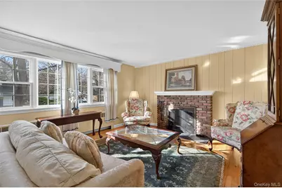 31 Fairfields Lane, Huntington Station, NY 11746 - Photo 3