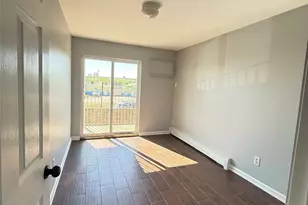 96-18 Shore Front Pkwy, Rockaway Beach, NY 11693 - Photo 15