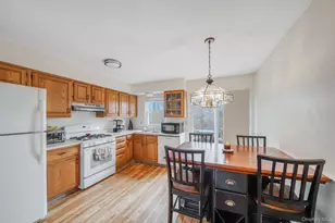 190 Merrick Rd, Amityville, NY 11701 - Photo 7