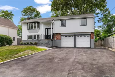 12 Deans Lane, Bayville, NY 11709 - Photo 1