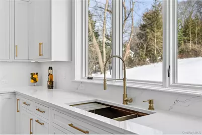 43 Hilltop Lane, Thornwood, NY 10594 - Photo 13