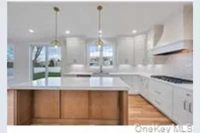 87 West Avenue, Hicksville, NY 11801 - Photo 5