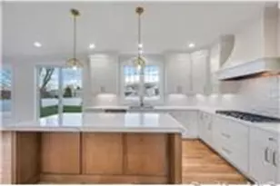 87 West Ave, Hicksville, NY 11801 - Photo 5