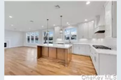 87 West Avenue, Hicksville, NY 11801 - Photo 3