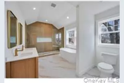 87 West Avenue, Hicksville, NY 11801 - Photo 19