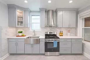 25-19 McIntosh St, East Elmhurst, NY 11369 - Photo 9