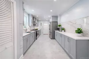 25-19 McIntosh St, East Elmhurst, NY 11369 - Photo 11