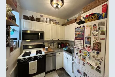 118-11 84th Avenue #418, Kew Gardens, NY 11415 - Photo 9