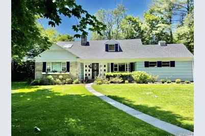 321 Nassau Avenue, Manhasset, NY 11030 - Photo 1