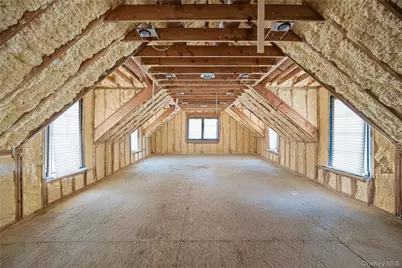 185 Willetts Lane, West Islip, NY 11795 - Photo 35