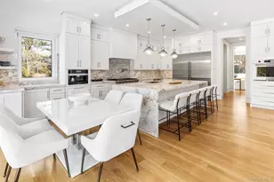 8 Ashwood Ct, Southampton, NY 11968 - Photo 15