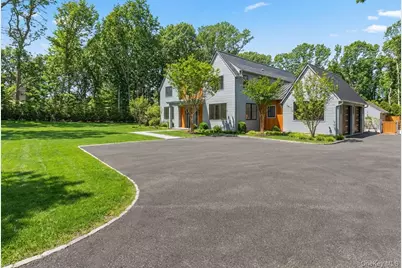 8 Ashwood Court, Southampton, NY 11968 - Photo 3