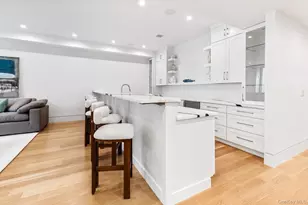 8 Ashwood Ct, Southampton, NY 11968 - Photo 21