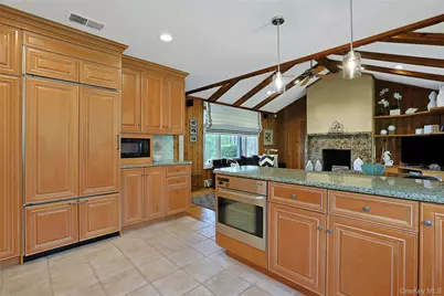 20 Cardinal Place, Mount Kisco, NY 10549 - Photo 11