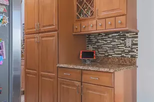 163 Floyd St, Brentwood, NY 11717 - Photo 7