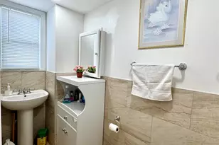 240-18 Edgewood St, Rosedale, NY 11422 - Photo 7