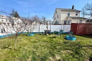 240-18 Edgewood St, Rosedale, NY 11422 - Photo 19