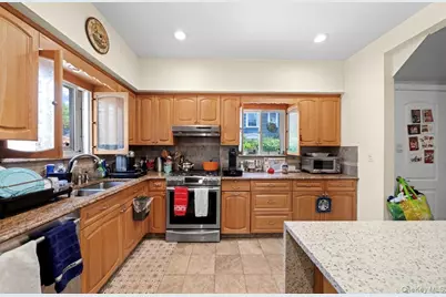16015 13th Avenue, Whitestone, NY 11357 - Photo 11