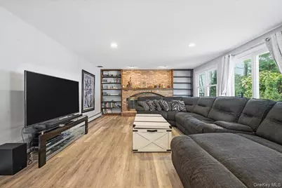 10 Weatherstone Way, Smithtown, NY 11787 - Photo 15