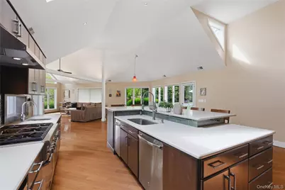 13 Zeck Court, Suffern, NY 10901 - Photo 7